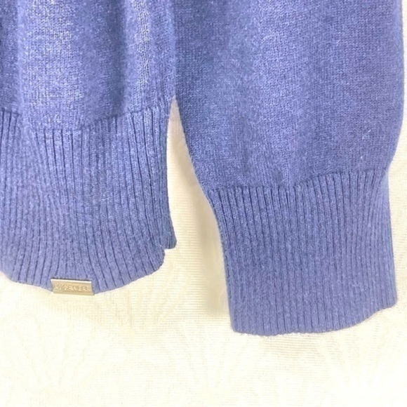 Rocawear Vintage Navy Blue V-Neck Sweater (size XL) - Picture 5 of 8